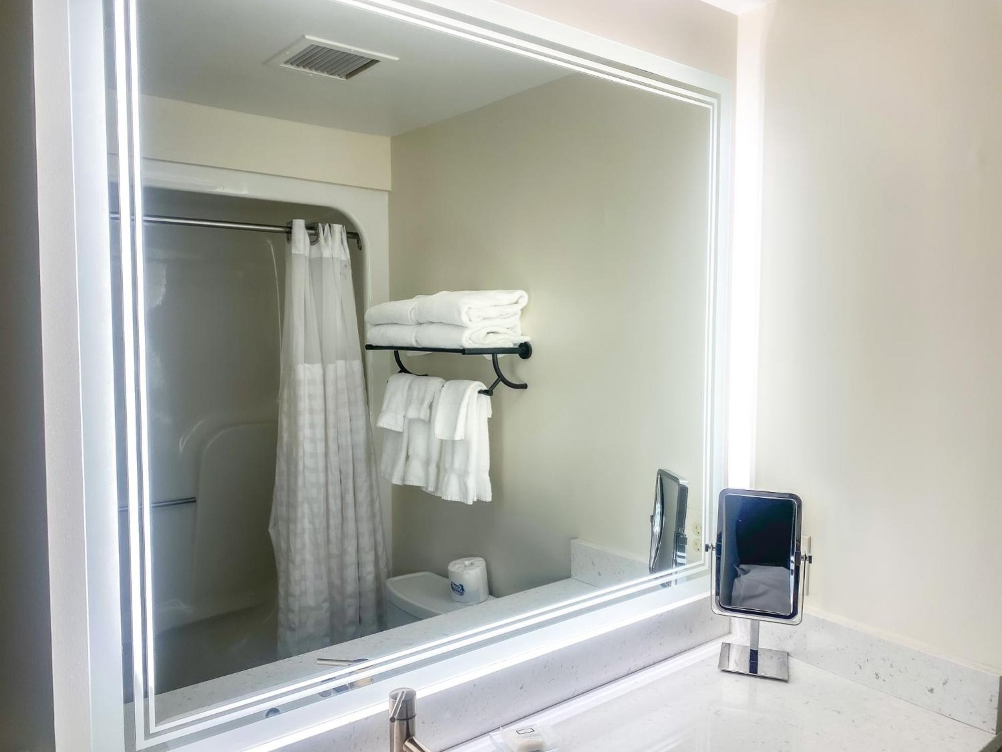 1620 Harbor 3* Plymouth